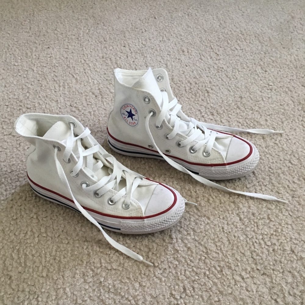 White hi top converse size 5